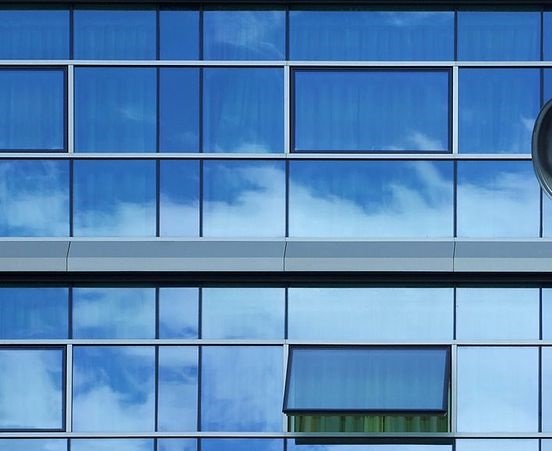 Nuovi sistemi per la conversione energetica: il vetro solare